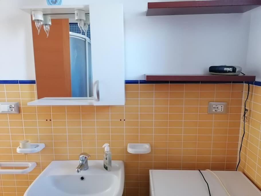 Grazioso Appartamento A Ischia Zona Pilastri Exterior foto